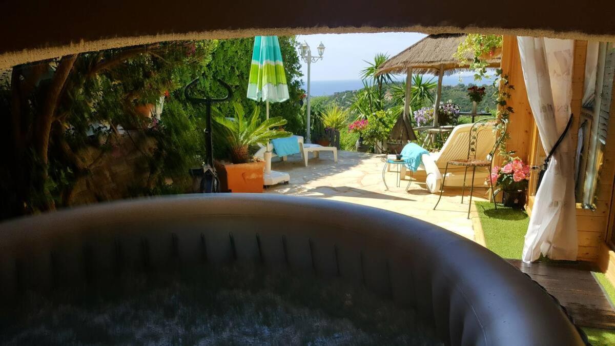 Bed and Breakfast Nouveau ! Chambre D'Hote Insolite Privee " Coeurs De Pirates A Bali En Provence" Spa Sauna Massages Dans Cadre Exotique D'Amenagements Exterieurs D'Exception Ete Comme Hiver Bienvenue !!! Cavalaire-sur-Mer Exterior foto